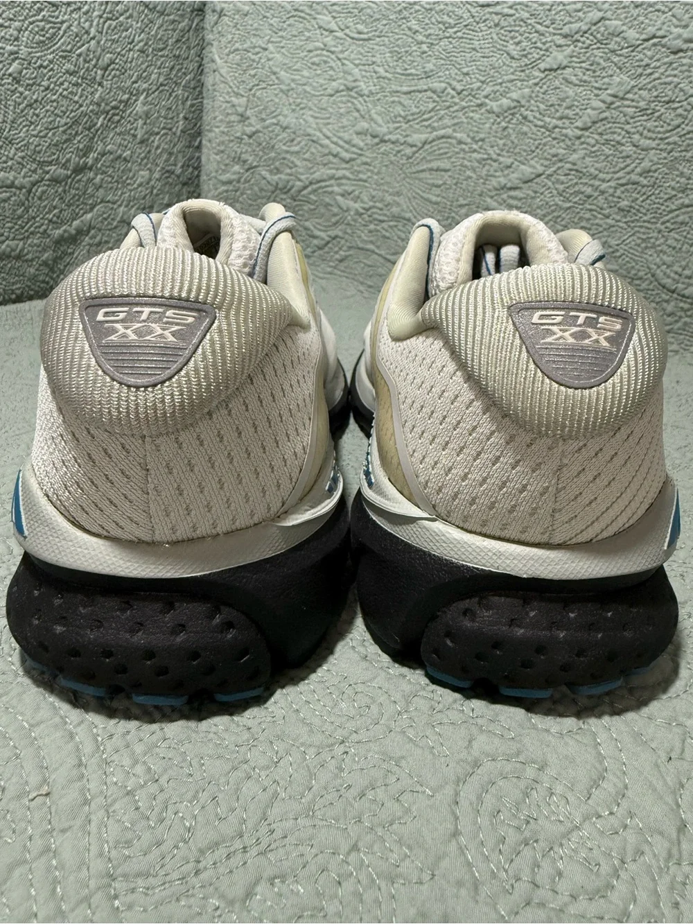 Brooks Adrenaline GTS 20 Men’s Size 8 Woman’s Approximate Size 9.5